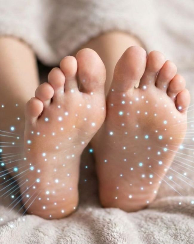 Disease signs on feel swollen feet-1-2-3-4-5-6-7