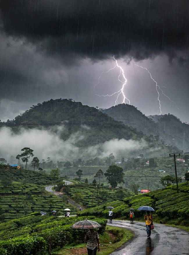 बारिश के साथ बिजली गिरने का अलर्ट