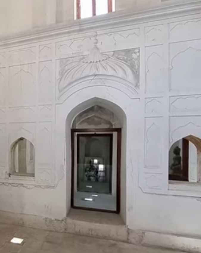 किसने बनवाया था ये मंदिर?