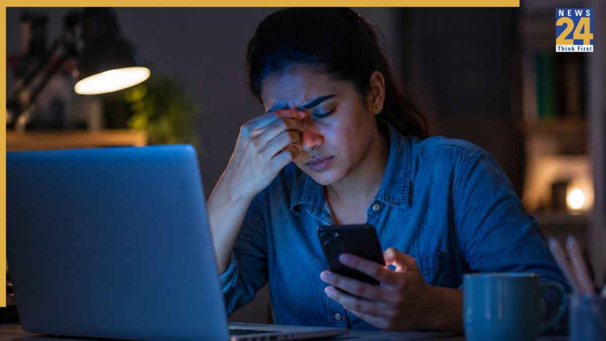 घंटों स्क्रीन देखने से दुखने लगी हैं आंखें? फोन-लैपटॉप की ये सेटिंग तुरंत कर लें ऑन