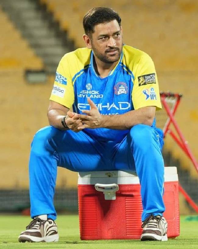 MS Dhoni and Rohit Sharma-1-2-3-4-5