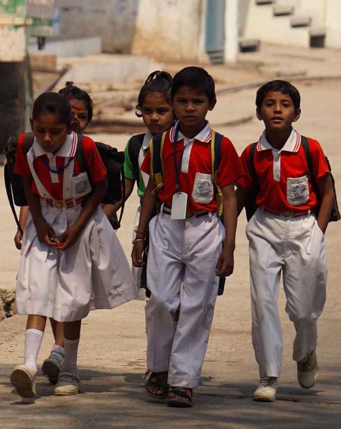 पश्चिम बंगाल में भी छुट्टियों का ऐलान