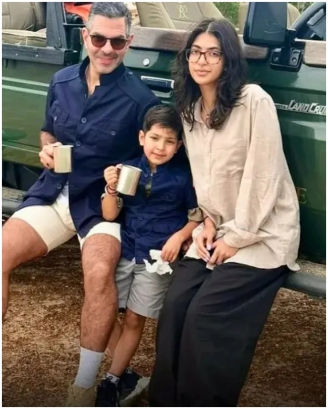 Karisma Kapoor-1-2-3-4-5-6