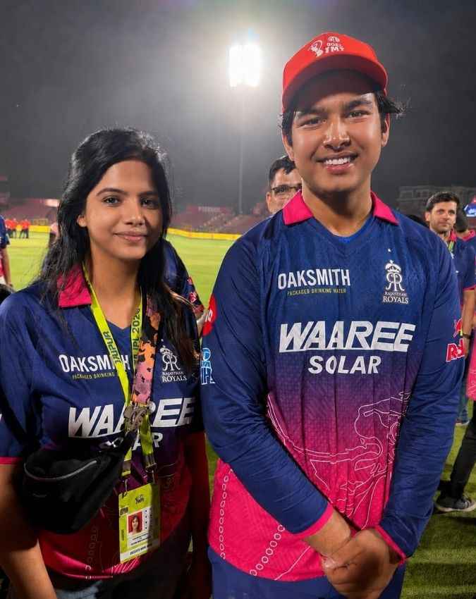 कौन है ये एंकर?