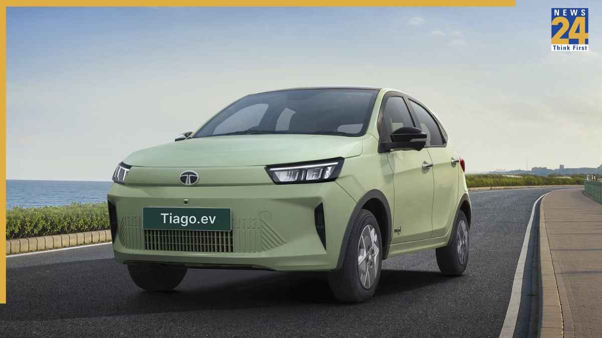 Tata Tiago EV 2026: पेट्रोल कारों से भी सस्ती Tata की नई EV, सिर्फ 35 मिनट में होगी चार्ज