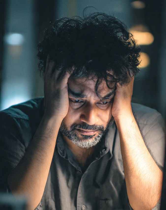 बुरी आदतों में फंसना: