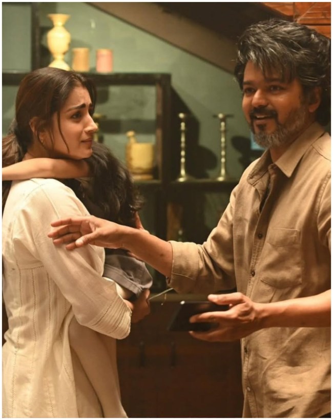 Thalapathy Vijay, Trisha Krishnan-1-2-3-4