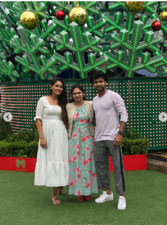 twisha sharma-1-2-3