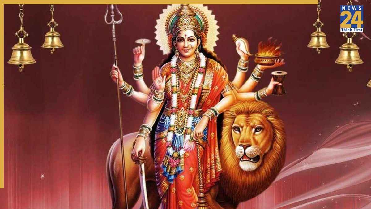 Maa Durga Mantra: संकट से मुक्ति दिलाएंगे मां दुर्गा के 5 सिद्ध मंत्र, घर हो या दफ्तर हर बाधा होगी दूर, जानिए विधि