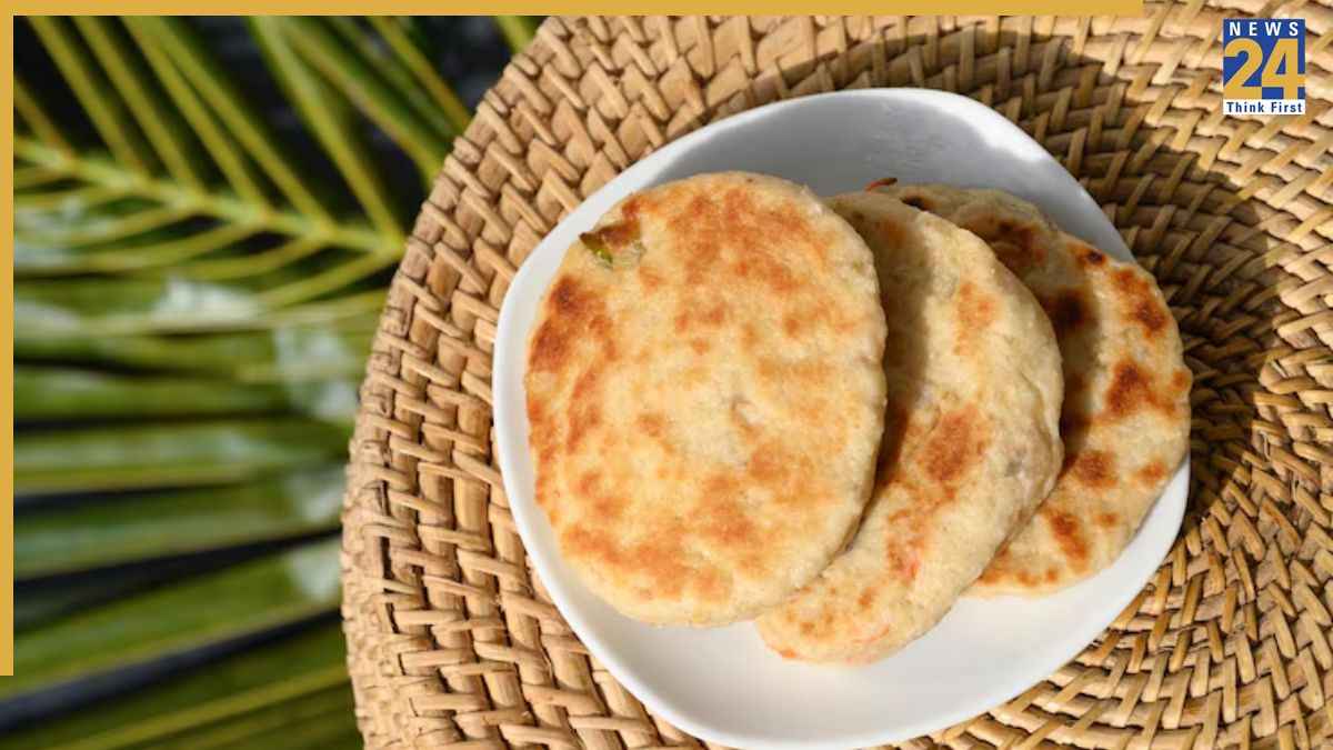 चाय के साथ ट्राई करें मीठी नारियल रोटी, स्वाद ऐसा कि दिल खुश हो जाए
