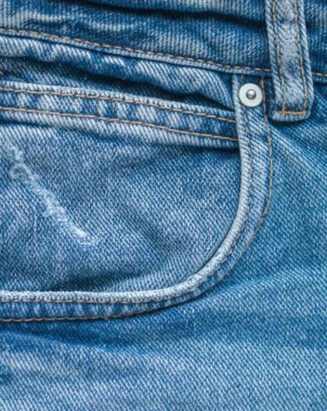 Jeans Ki Pocket Mein Button Kyu Hote Hain-1-2