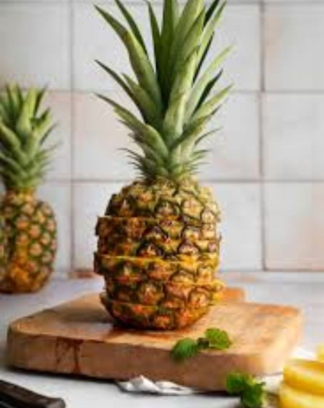 How Can I Easily Cut Pineapple-1-2-3