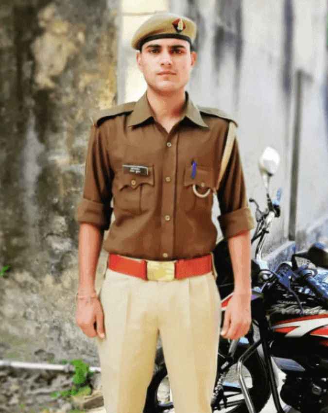 पुलिस भर्ती भी बड़े पैमाने पर