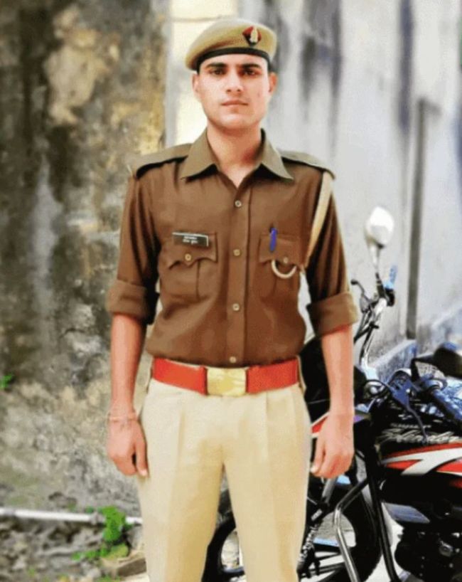 CM Yogi-1-2-3-4-5-6