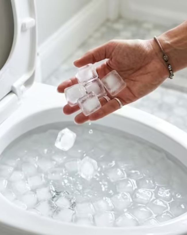 Why Luxury Hotels Put Ice Cubs in Urinals-1-2-3-4-5-6-7