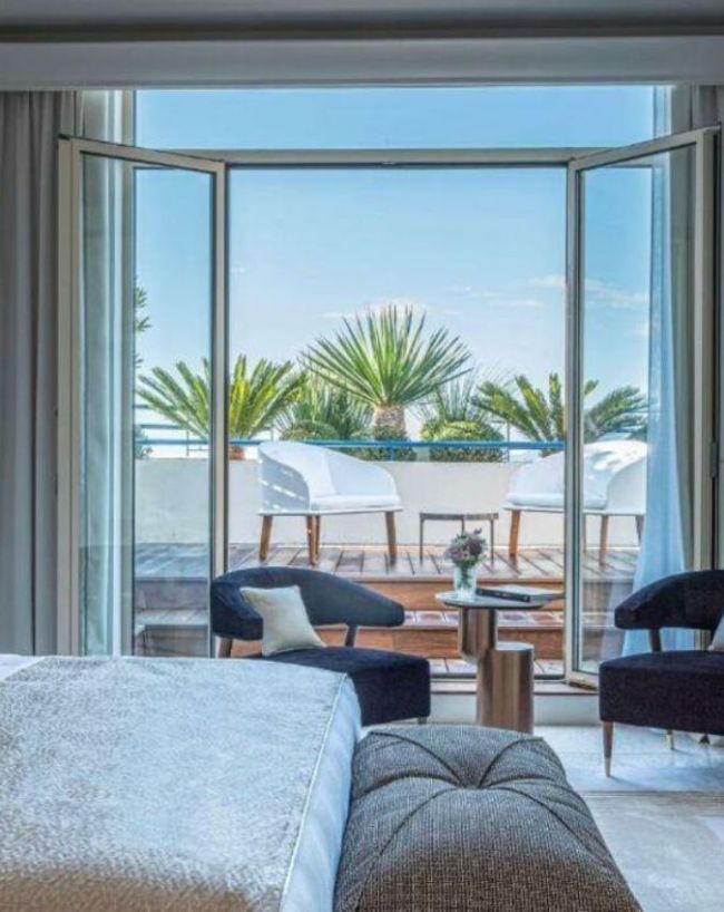 Alia Bhatts lavish Cannes hotel room-1-2-3-4