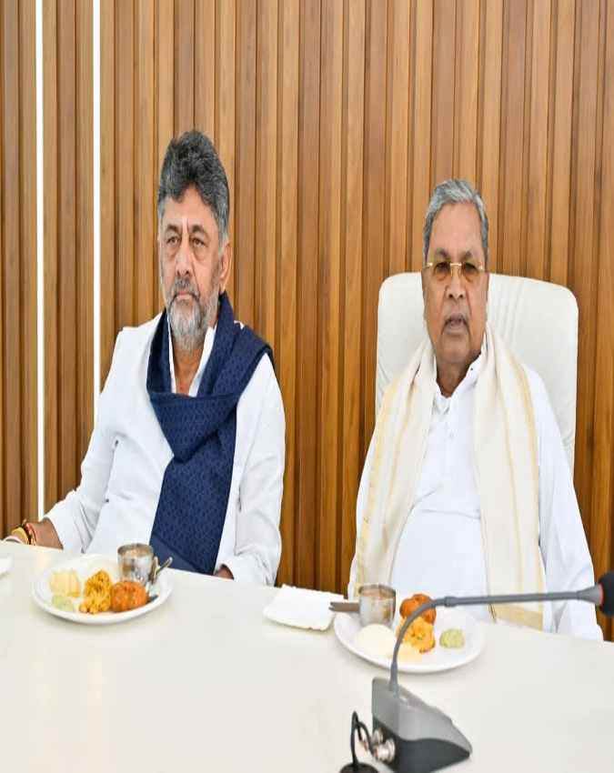 किसे सौंपेंगे इस्तीफा?