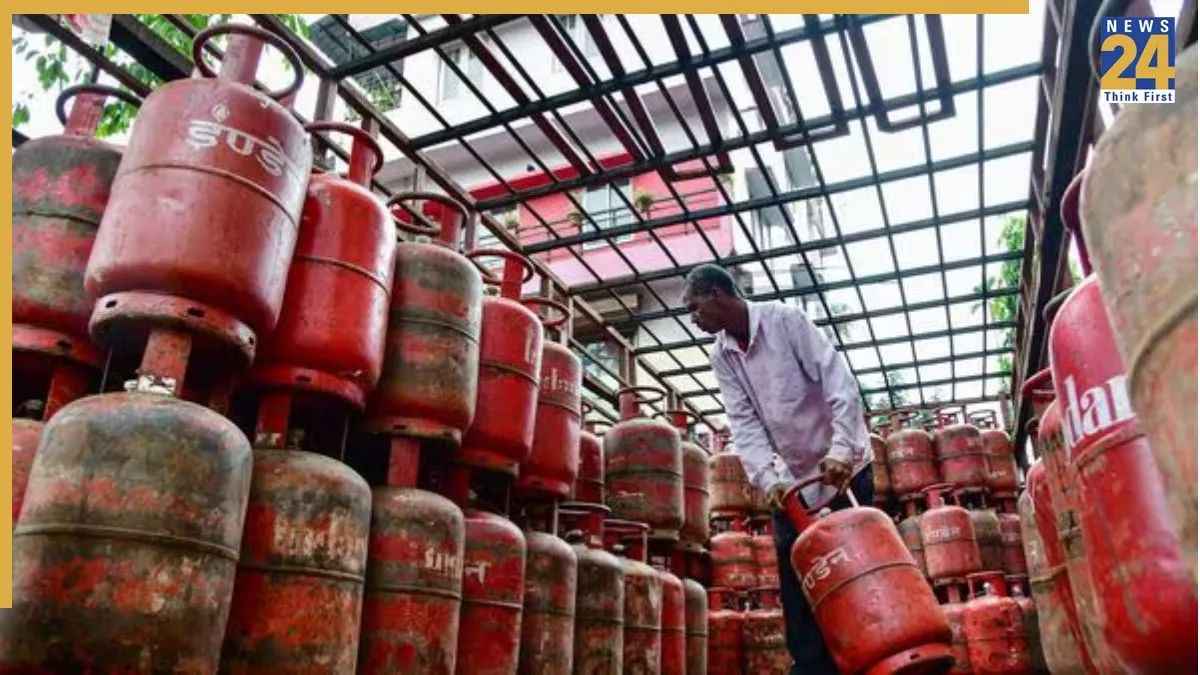 LPG Subsidy Alert: बस एक मैसेज और बंद हो जाएगी आपकी गैस सब्सिडी! बचने के लिए जल्द करें ये काम
