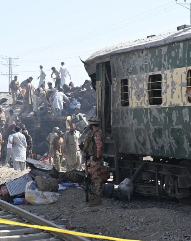 Pakistan Quetta Train Blast-1-2-3-4-5