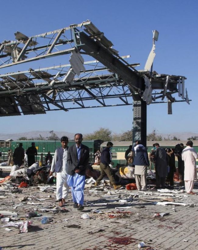 Pakistan Quetta Train Blast-1-2-3-4-5-6
