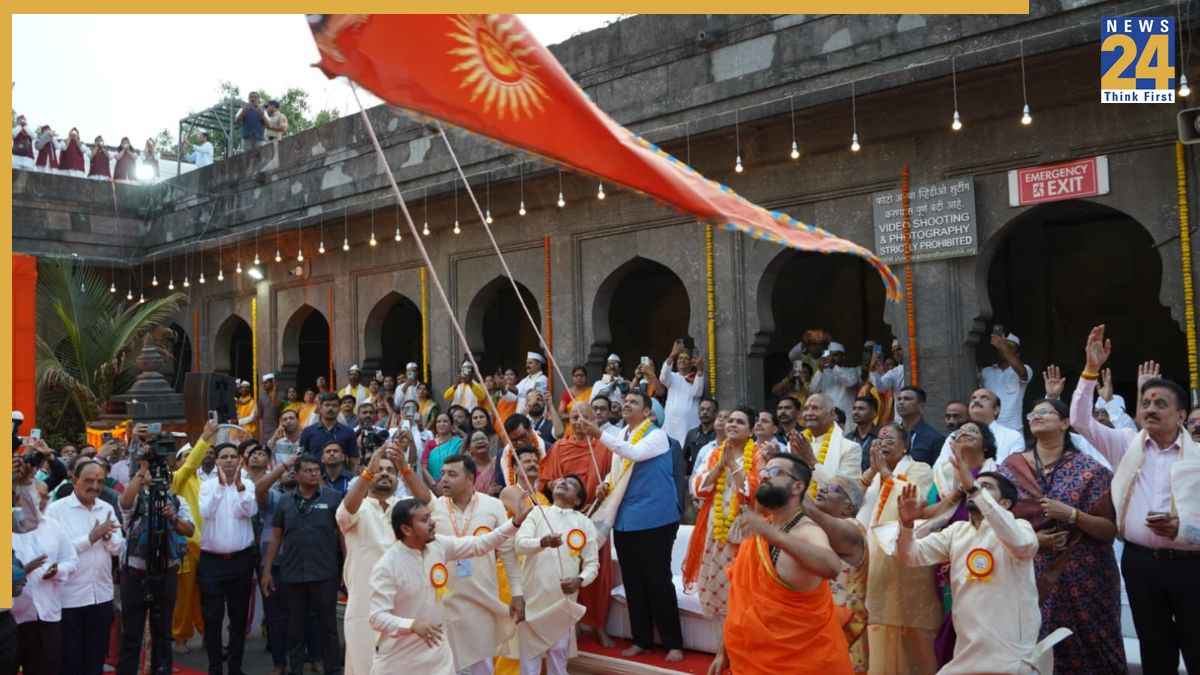 नासिक में सिम्हस्थ की दस्तक: कालाराम मंदिर में धर्मध्वज फहराने के साथ तैयारियों का आगाज