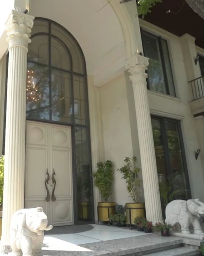 Kumar Vishwas Home-1-2