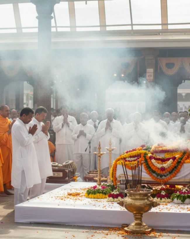 White Clothes in Funeral-1-2-3-4
