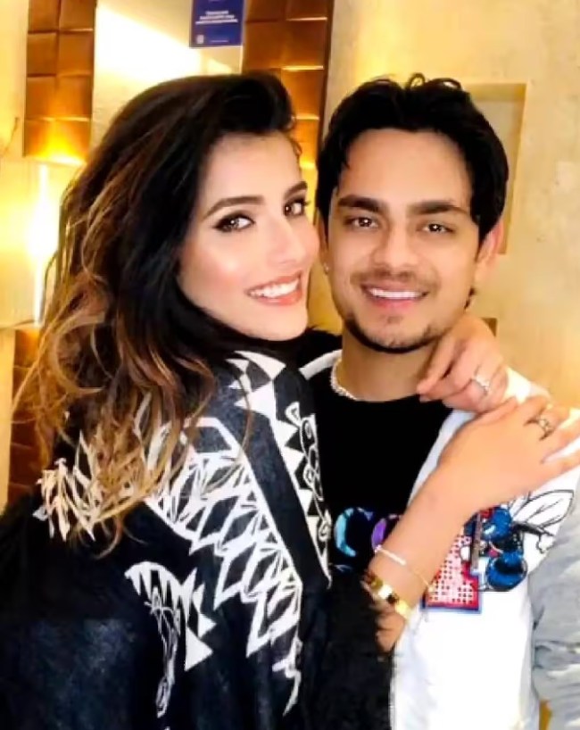 ishan kishan girlfriend aditi hundia and Hardik Pandya Girlfriend Mahieka Sharma-1-2-3-4