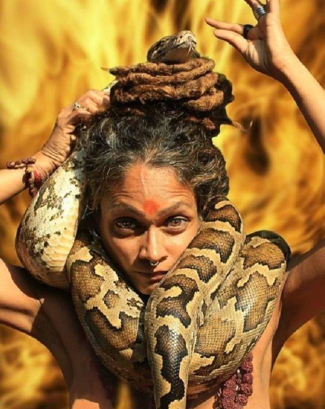 Female-Naga-Sadhvi-1-2-3
