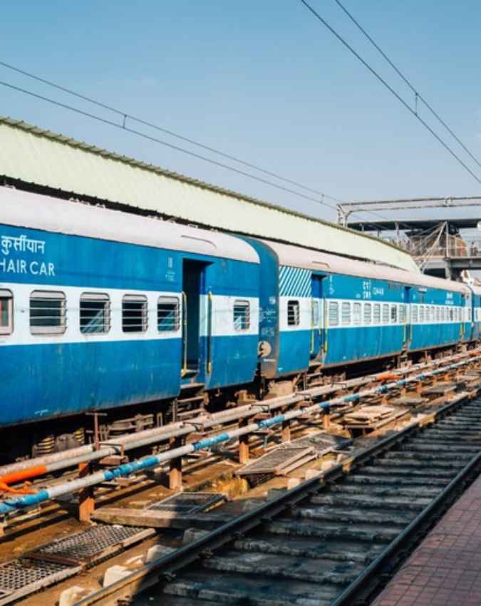 तेज हंसने पर भी लग सकता है जुर्माना