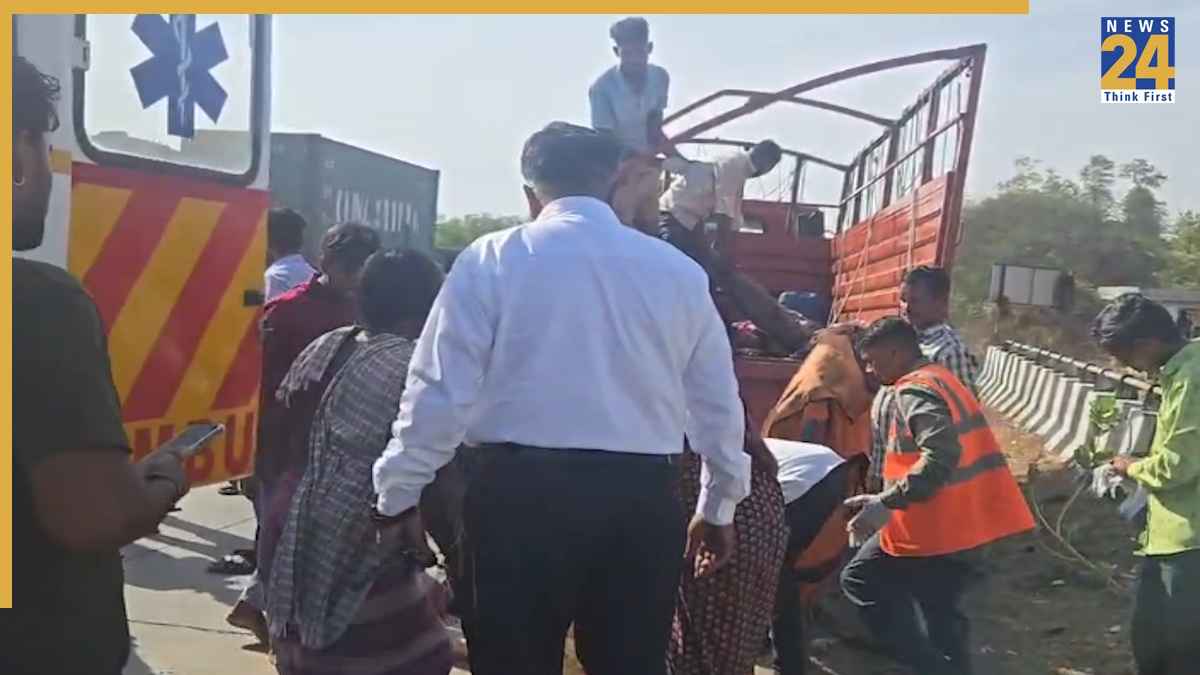 पालघर में भीषण सड़क हादसा, बारातियों से भरे टैम्पो-कंटेनर में टक्कर, 8 की मौत