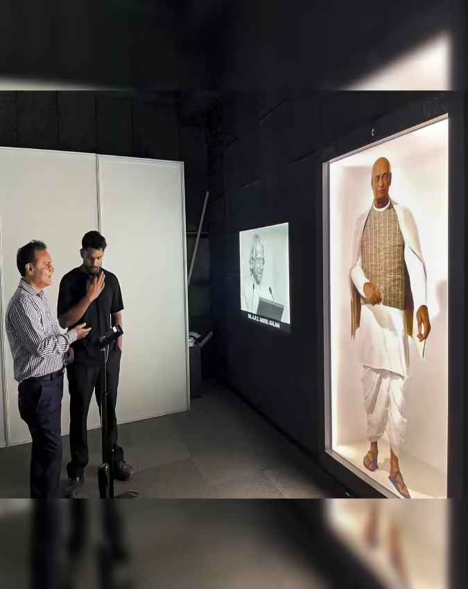 म्यूजियम में सरदार वल्लभभाई पटेल और पूर्व राष्ट्रपति एपीजे अब्दुल कलाम के AI-इंस्टॉलेशन