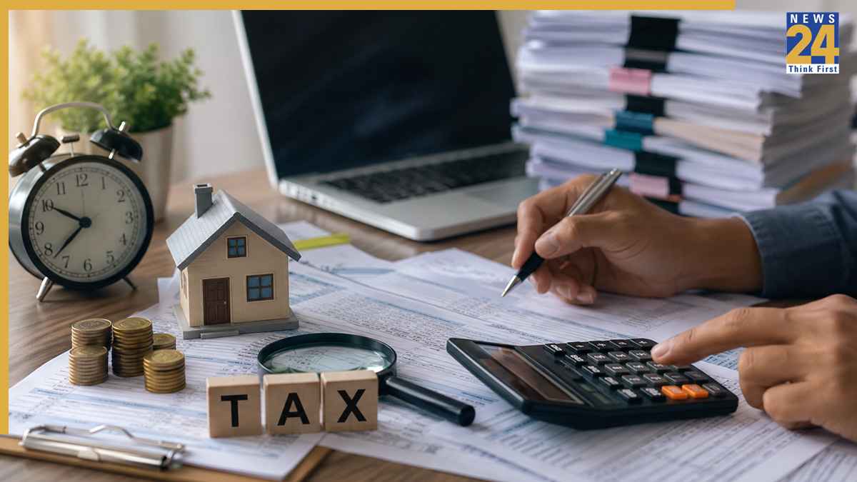 Income Tax Return: सावधान टैक्सपेयर्स! भूलकर भी न करें इस तारीख से पहले ITR भरने गलती, यहां जानें क्यों?
