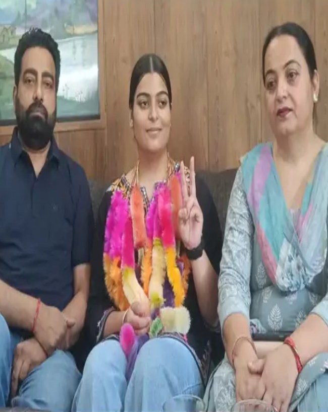 who is Supneet Kaur Mansa topper-1-2