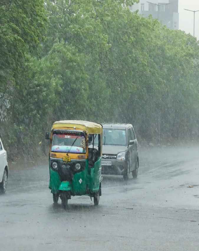हल्की से मध्यम बारिश का यलो अलर्ट जारी