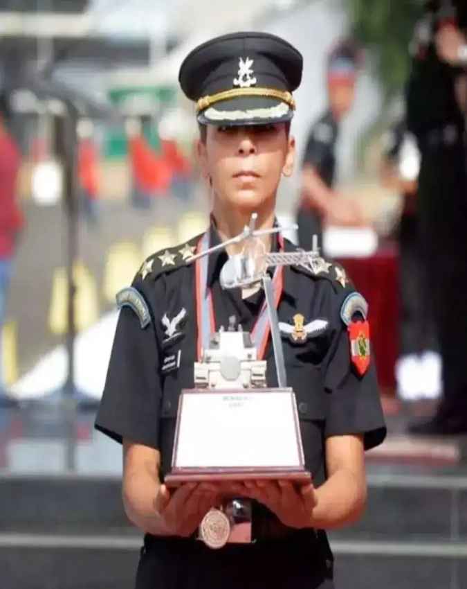 कहां हुआ अभिलाषा का जन्म?