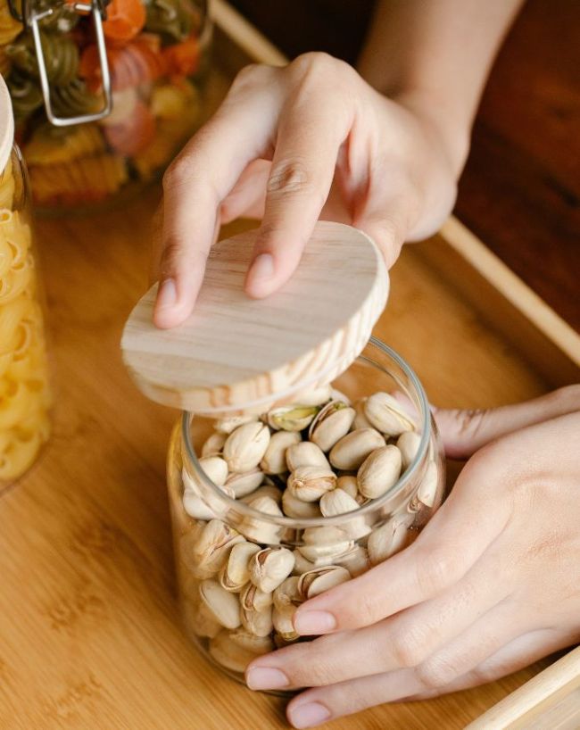 dry fruit ko keede se kaise bachaye-1-2