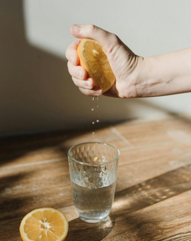 Who Should Not Drink Lemon Water-1-2