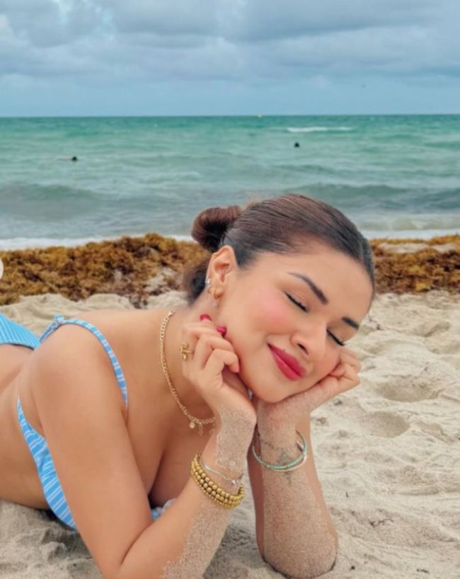 avneet kaur hot pics-1-2-3