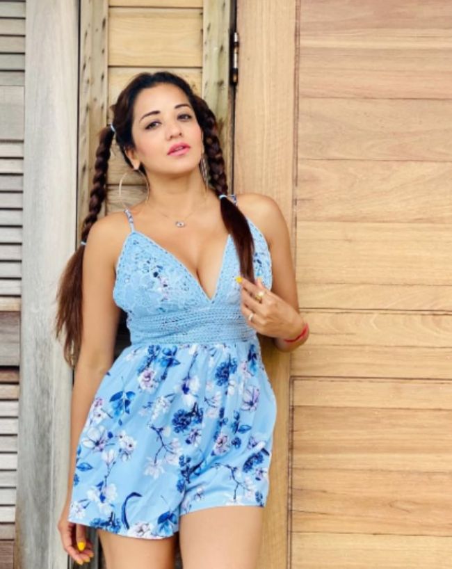 bhojpuri actress monalisa hot pics-1-2-3