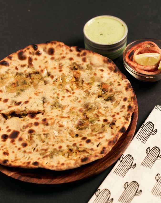 आलू का परांठा कितने का मिलता है
