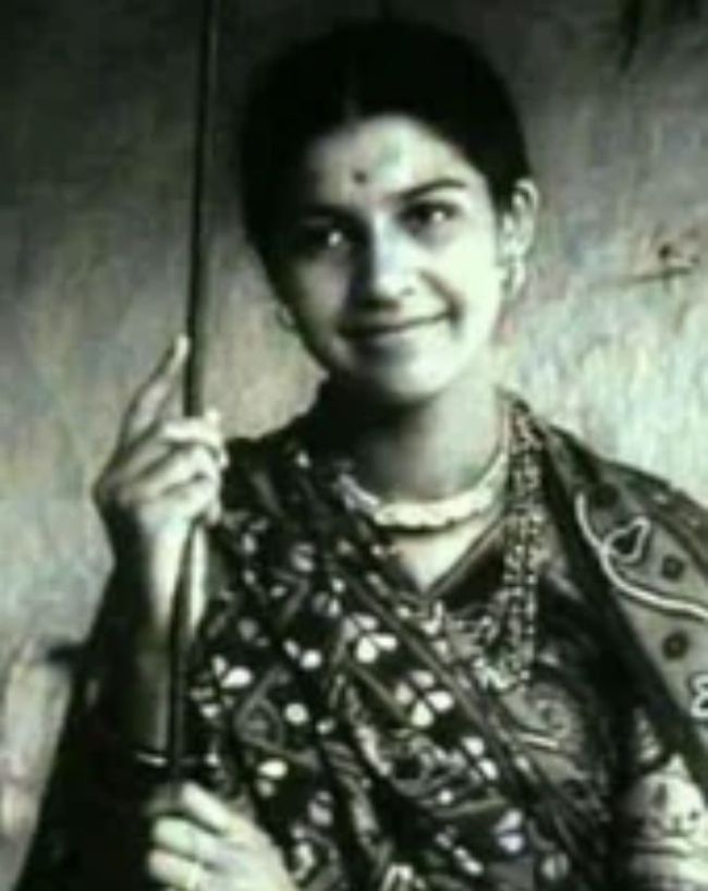 suhasini mulay marriage-1-2-3-4-5