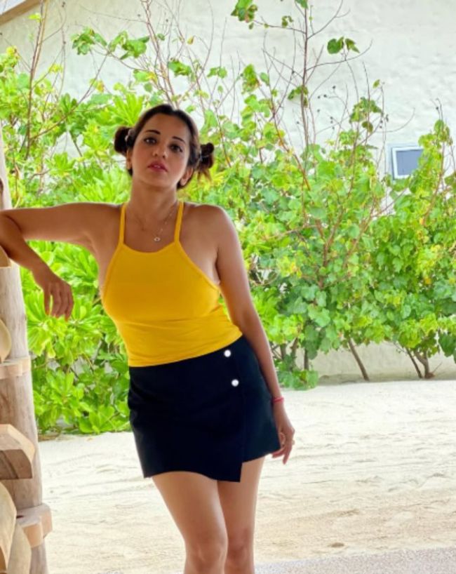 bhojpuri actress monalisa hot pics-1-2-3-4-5