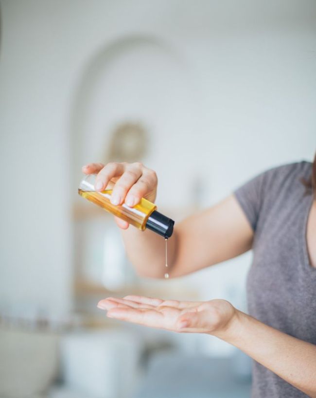 Is it good to put oil on hair overnight-1-2-3-4-5