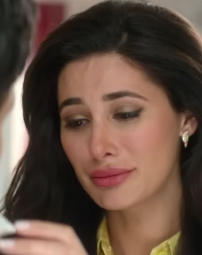nargis fakhri emraan hashmi kissing scene-1-2-3-4-5