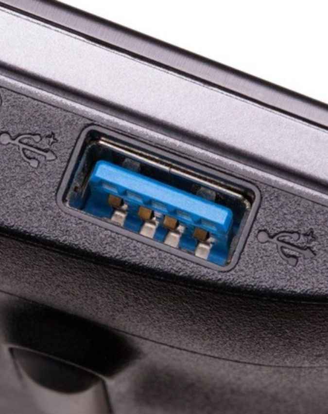 नीला रंग बताता है हाई-स्पीड USB