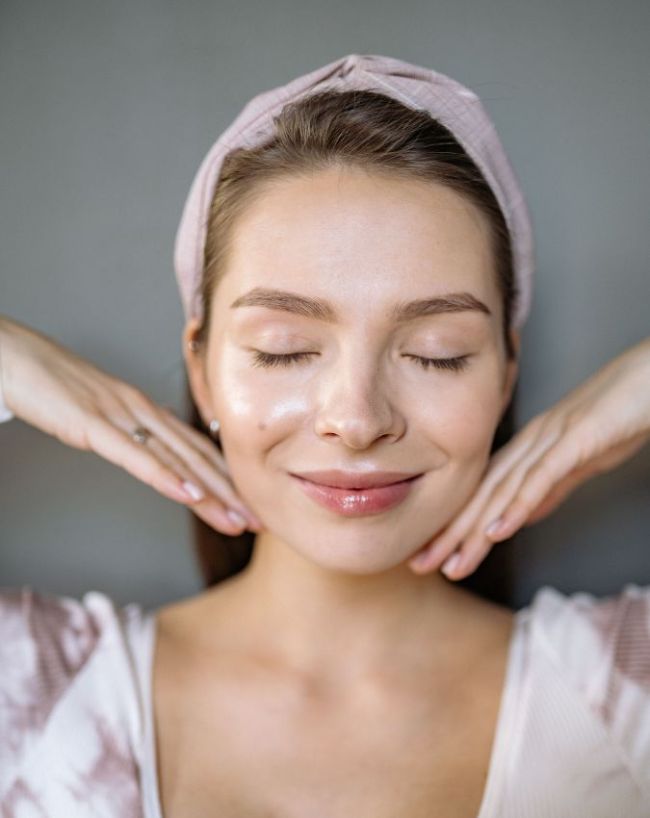 Gauri Pradhan Face Yoga-1-2-3-4-5-6-7