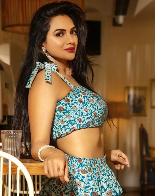 Gaurav Khanna, Akansha Chamola-1-2
