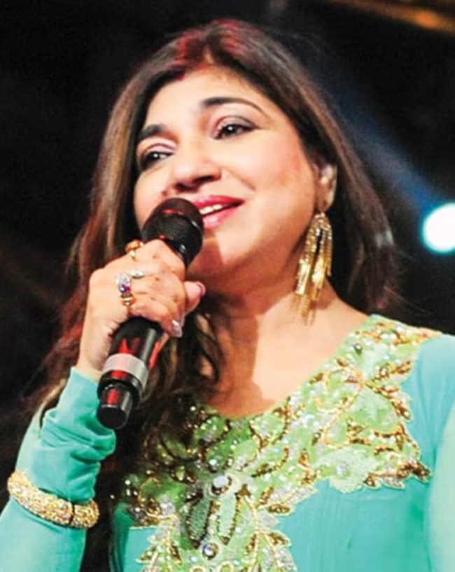 Alka Yagnik-1-2-3-4-5-6-7