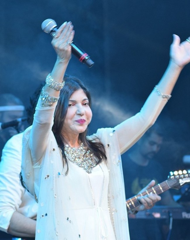 Alka Yagnik-1-2